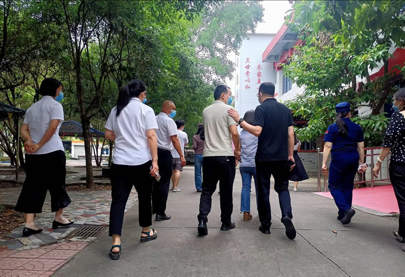 歡迎綿陽市涪城區(qū)政府相關部門領導蒞臨金秋園養(yǎng)老院指導工作